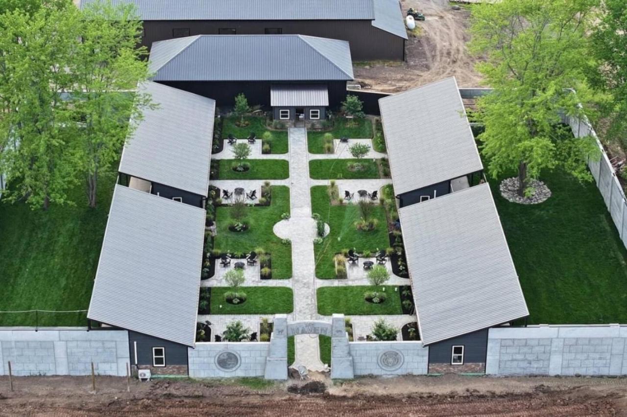 Big Cat Bungalows At The Haven - Lion 2 Canastota المظهر الخارجي الصورة